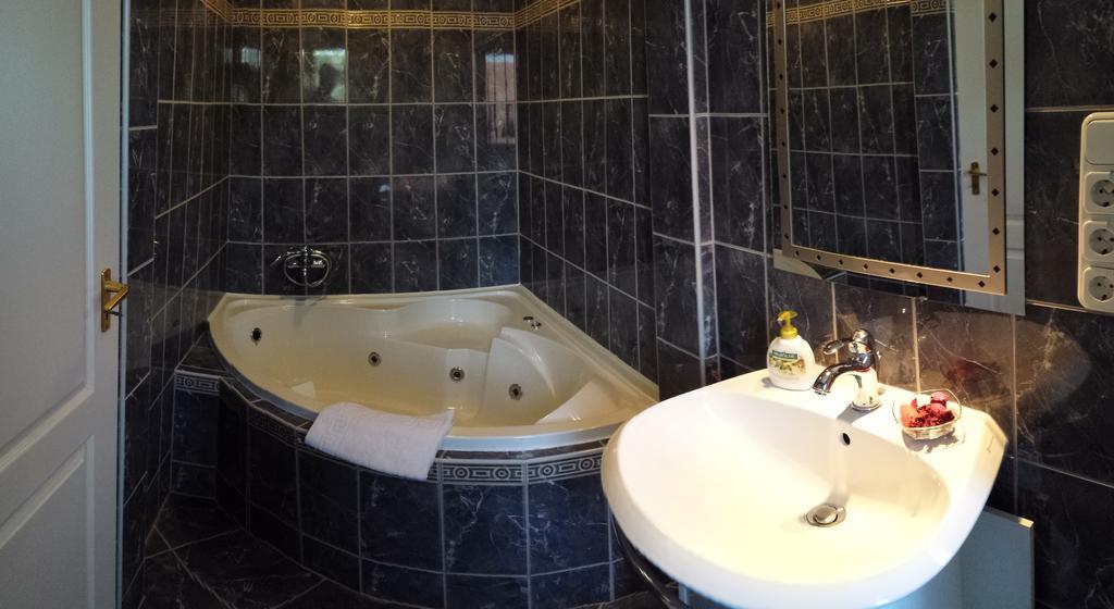 Szabo Vendeghaz Hotel Villány Buitenkant foto